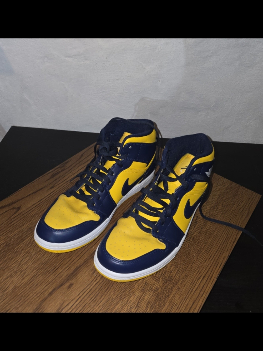 Nike Air Jordan 1 Mid Michigan Yellow Navy Men's Size 10 (2012) - Picture 1 of 5